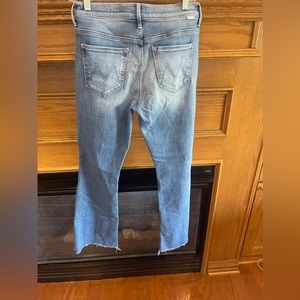 MOTHER The Weekender Fray Jeans hop on hop off size 29